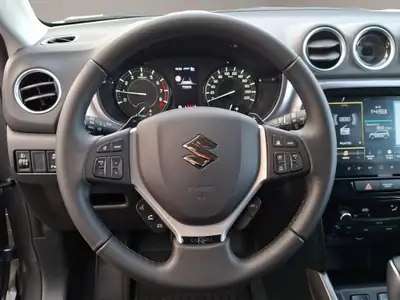 Suzuki Vitara 1.4 T Sakura Hybrid 4x4 — SUV compact hybride, consommation optimisée — Miniature 7