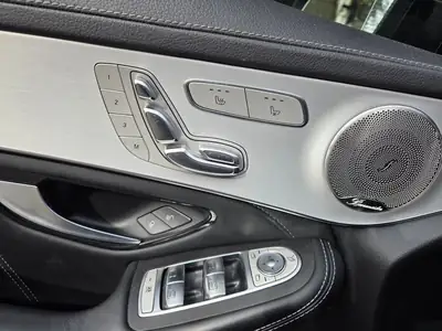 Mercedes-Benz GLC 63 AMG 4Matic — US-Import, 476 ch et état impeccable — Miniature 9