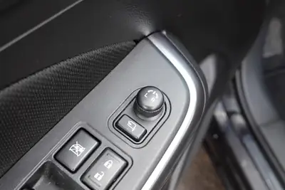 Suzuki Swift 1.2 Hybrid CVT — Citadine économe avec technologie MHEV et équipements premium — Miniature 12