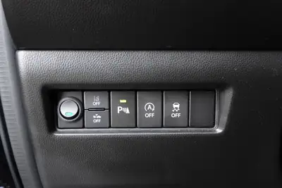 Suzuki Swift 1.2 Hybrid CVT — Citadine économe avec technologie MHEV et équipements premium — Miniature 13