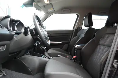 Suzuki Swift 1.2 Hybrid CVT — Citadine économe avec technologie MHEV et équipements premium — Miniature 14