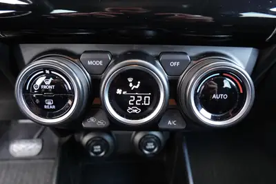 Suzuki Swift 1.2 Hybrid CVT — Citadine économe avec technologie MHEV et équipements premium — Miniature 17
