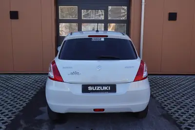 Suzuki Swift 1.2i 16V GL 4x4 — Citadine robuste et économique, 4x4 véritable — tableau de bord