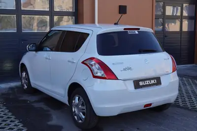 Suzuki Swift 1.2i 16V GL 4x4 — Citadine robuste et économique, 4x4 véritable — détail