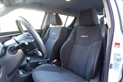 Suzuki Swift 1.2i 16V GL 4x4 — Citadine robuste et économique, 4x4 véritable — Miniature 13