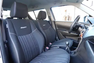 Suzuki Swift 1.2i 16V GL 4x4 — Citadine robuste et économique, 4x4 véritable — Miniature 14