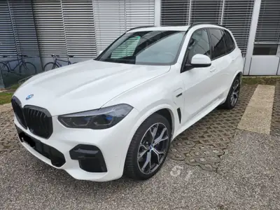BMW X5 45e 3.0 394 cv — Hybride rechargeable premium, 37 600 km seulement — vue extérieure