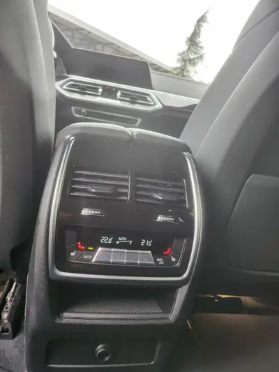 BMW X5 45e 3.0 394 cv — Hybride rechargeable premium, 37 600 km seulement — Miniature 7