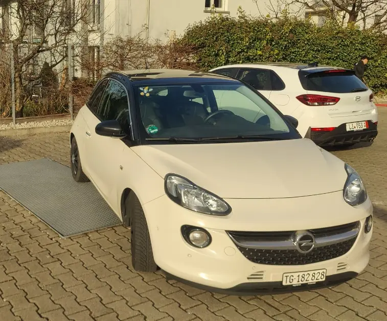 Opel Adam 1.0 ecoFLEX Turbo ROCKS — Citadine pétillante, entretien impeccable — vue extérieure