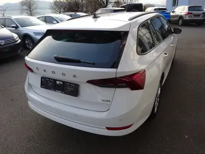 Skoda Octavia Combi 2.0 TDI DSG 4x4 — Polyvalence tout-terrain, 154 000 km — rear view