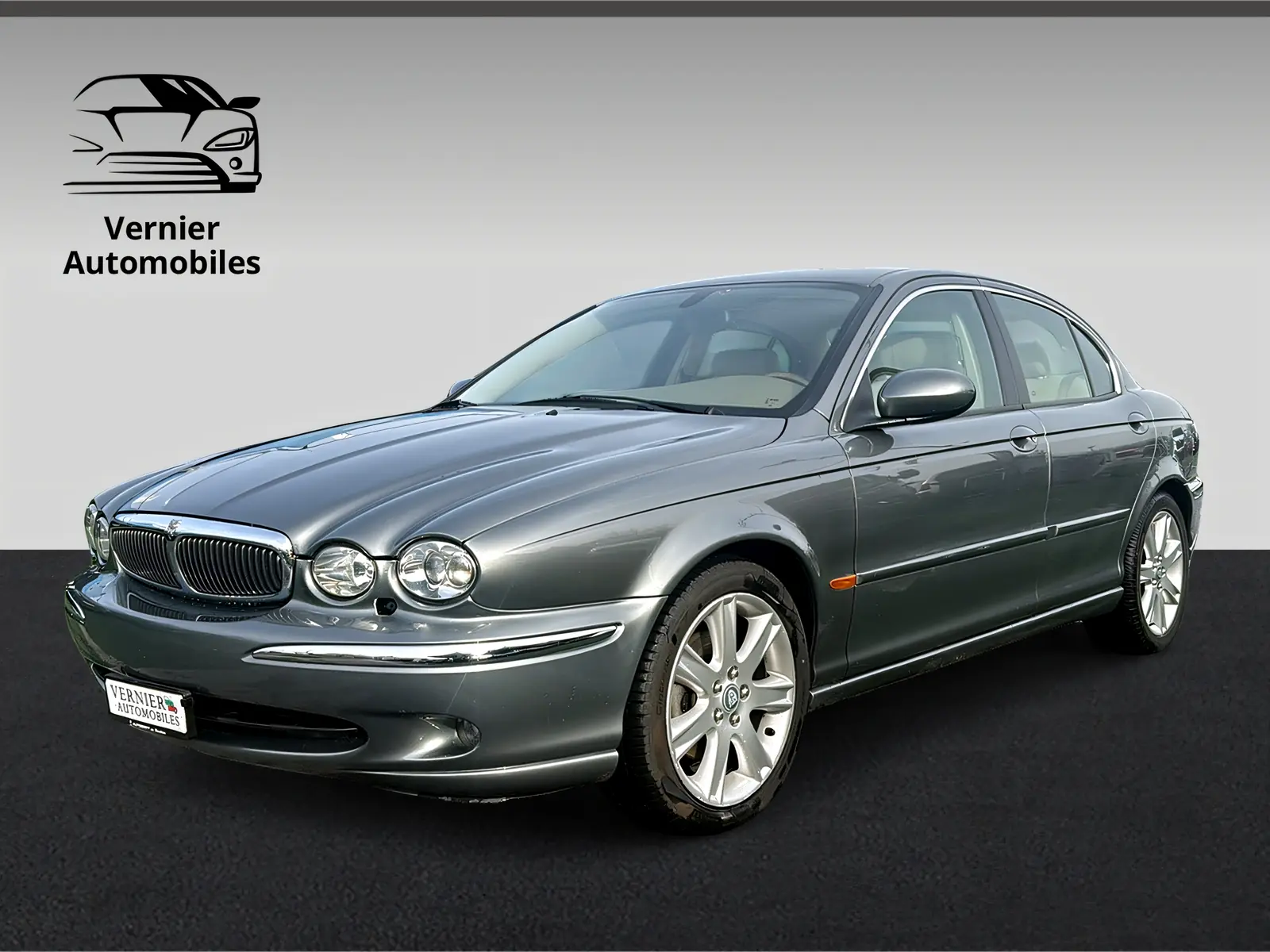 Jaguar X-Type 3.0 V6 Traction4 — Berline sportive anglaise, très bon état