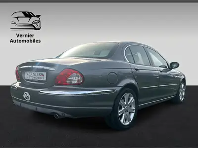 Jaguar X-Type 3.0 V6 Traction4 — Berline sportive anglaise, très bon état — détail