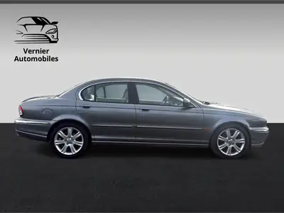 Jaguar X-Type 3.0 V6 Traction4 — Berline sportive anglaise, très bon état — Miniature 7