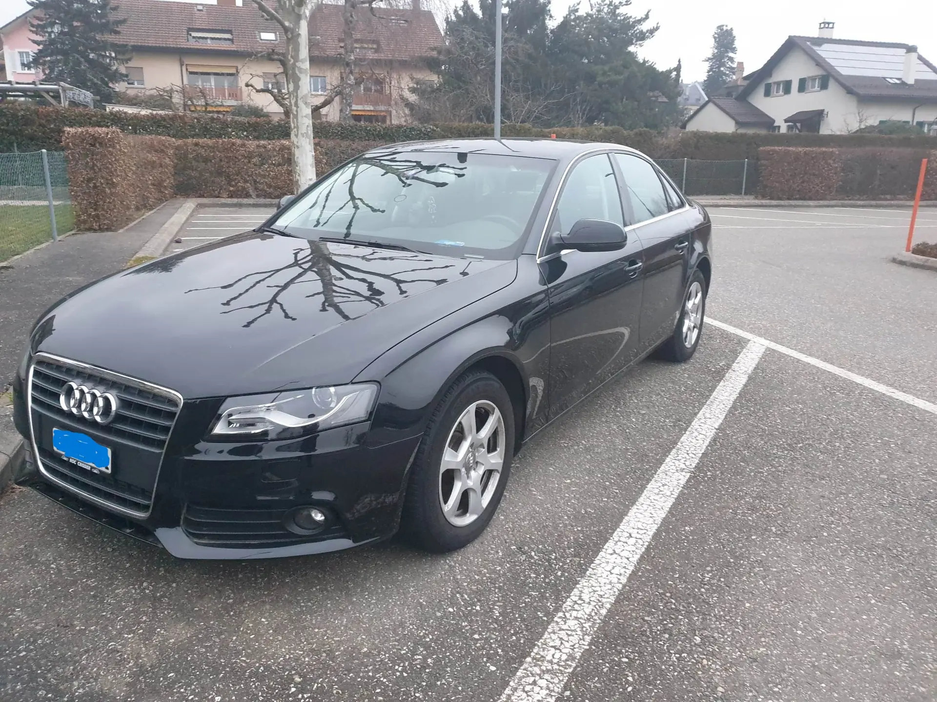 Audi A4 Limousine 1.8 TFSI — Berline polyvalente, 27'000 km, transmission stepless — vista esterna