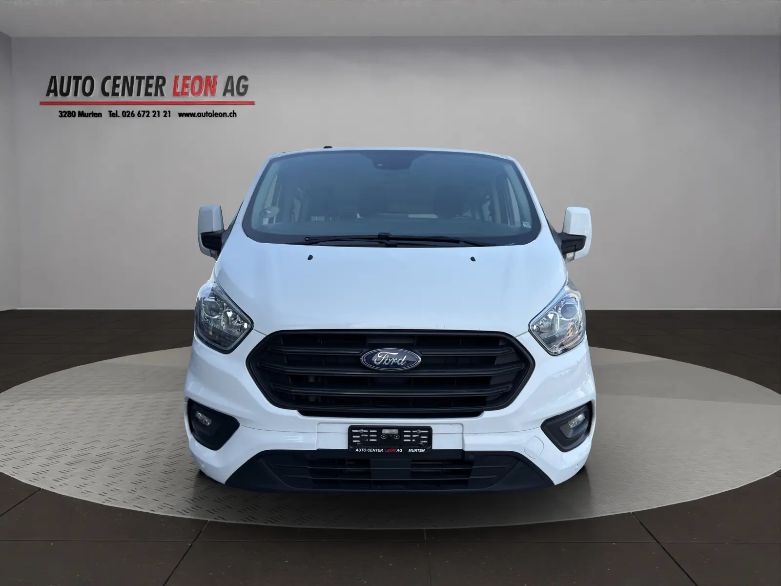 Ford Transit Custom 320 L2H1 — Van 9 places robuste, diesel économique et sans accident