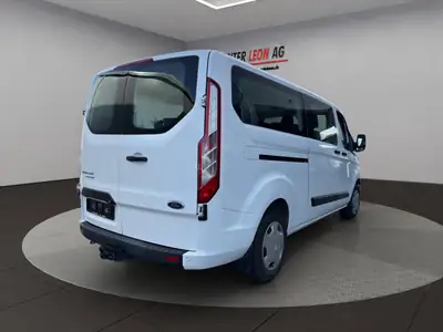 Ford Transit Custom 320 L2H1 — Van 9 places robuste, diesel économique et sans accident — detail
