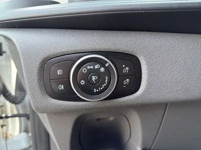 Ford Transit Custom 320 L2H1 — Van 9 places robuste, diesel économique et sans accident — Thumbnail 21
