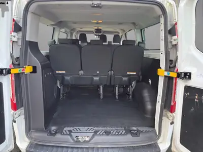 Ford Transit Custom 320 L2H1 — Van 9 places robuste, diesel économique et sans accident — Thumbnail 19