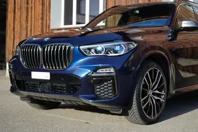 BMW X5 xDrive M50i — SUV premium 530 ch, transmission Steptronic, faible consommation — exterior view