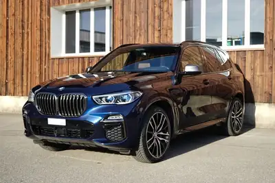 BMW X5 xDrive M50i — SUV premium 530 ch, transmission Steptronic, faible consommation — interior