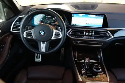 BMW X5 xDrive M50i — SUV premium 530 ch, transmission Steptronic, faible consommation — Thumbnail 9