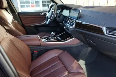 BMW X5 xDrive M50i — SUV premium 530 ch, transmission Steptronic, faible consommation — Thumbnail 11