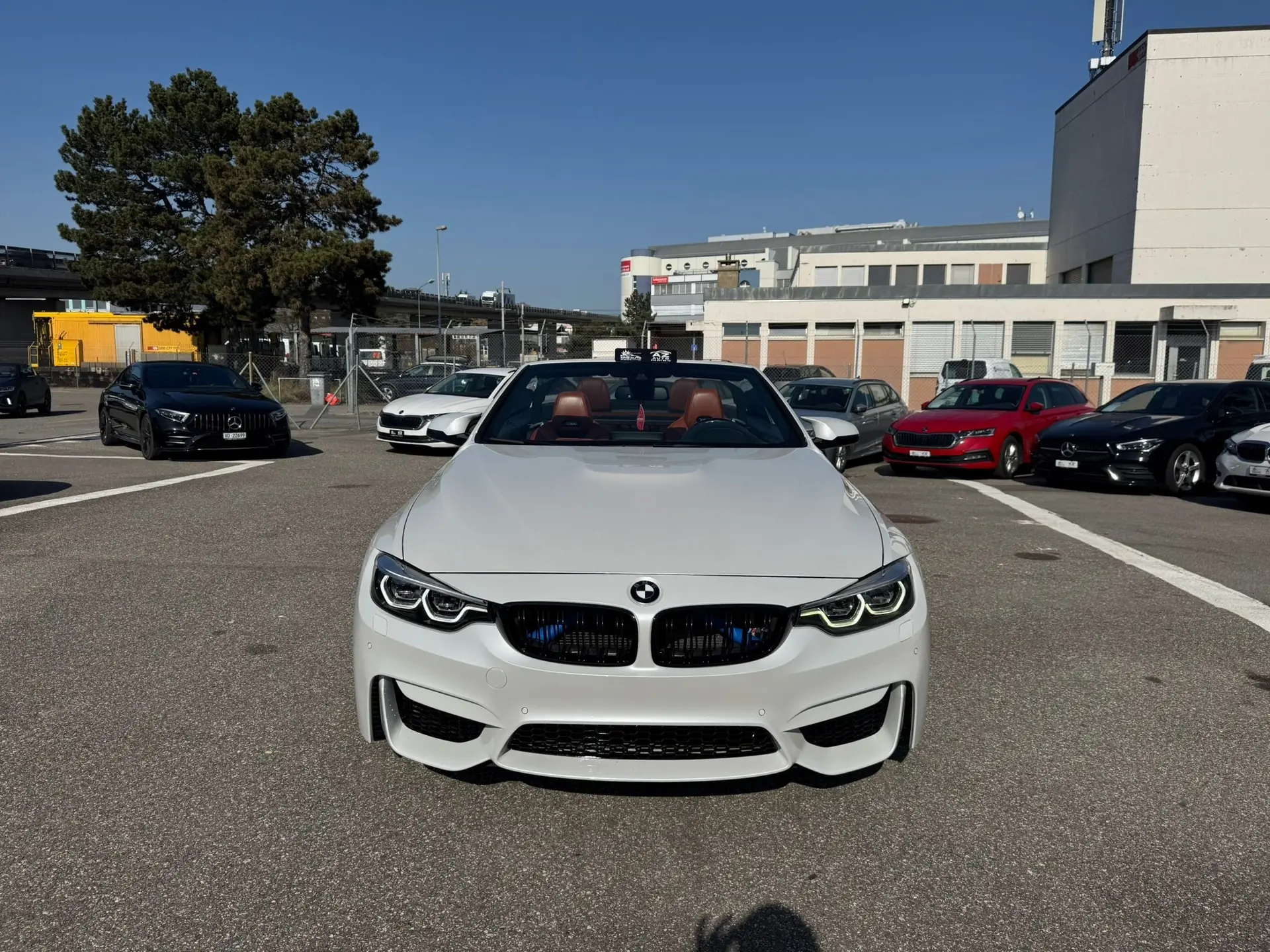 BMW M4 Cabriolet Competition DKG — Sportive découvrable, 450 ch et toit électrique — vista esterna