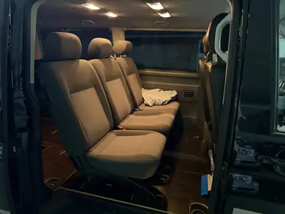 VW Caravelle T5 — Minivan spacieux 9 places, long empattement, état impeccable — vista posteriore