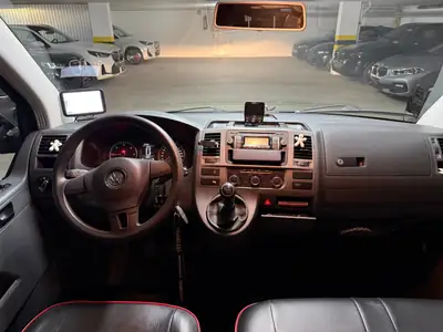 VW Caravelle T5 — Minivan spacieux 9 places, long empattement, état impeccable — cruscotto