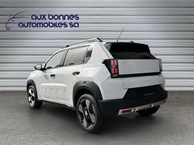 Fiat Grande Panda MHEV La Prima 2025 — Hybride léger, véhicule de démo, disponible immédiatement — côté