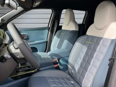 Fiat Grande Panda MHEV La Prima 2025 — Hybride léger, véhicule de démo, disponible immédiatement — Miniature 9