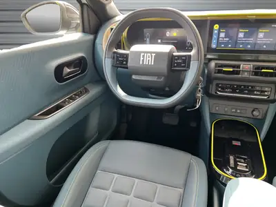 Fiat Grande Panda MHEV La Prima 2025 — Hybride léger, véhicule de démo, disponible immédiatement — Miniature 11