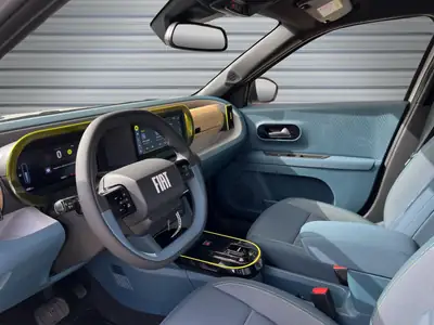 Fiat Grande Panda MHEV La Prima 2025 — Hybride léger, véhicule de démo, disponible immédiatement — Miniature 14
