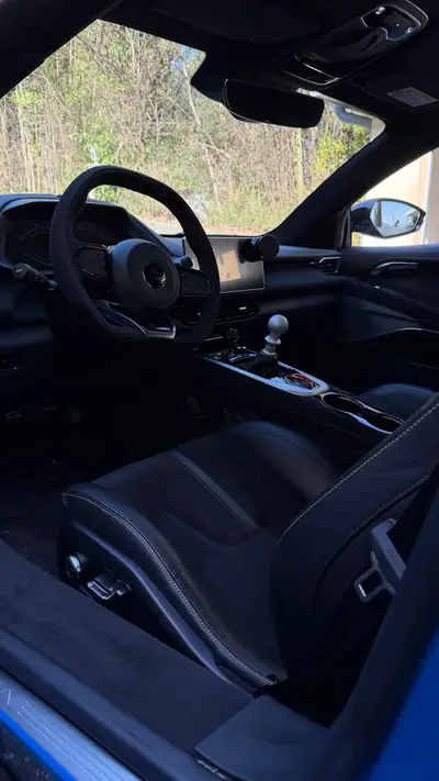 Lotus Emira 3.5 V6 First Edition — Sportive britannique 406 ch, état quasi neuf — intérieur