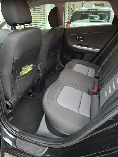 Kia Cee'd Sportswagon 1.6 CRDi — Monospace diesel fiable, 85'000 km, garantie prolongée — dettaglio