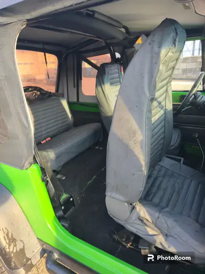 Jeep Wrangler 4.0 Laredo 1994 — Légende 4x4 typée, moteur essence performant — Miniatura 9
