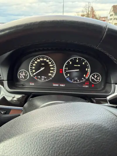 BMW M550d xDrive Touring — Break diesel performant, 381 ch et faible consommation — interior