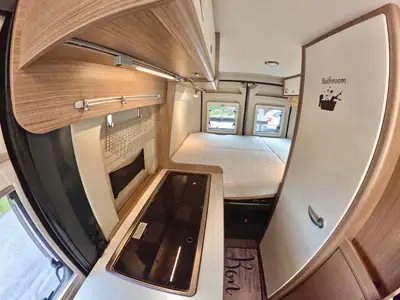 Fiat Ducato Capron CVE 600 Edition 15 — Camping-car premium, équipements complets et sécurité renforcée — vista posteriore