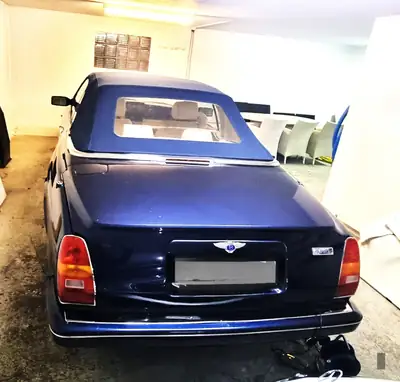 Bentley Azure 1997 — Cabriolet de luxe britannique, 99'000 km, sans sinistre — Heckansicht