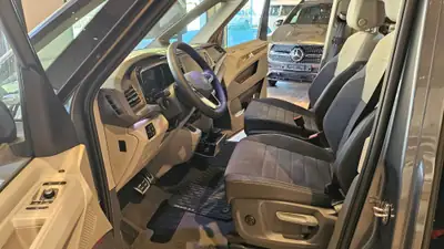 VW T7 Multivan 1.5 eHybrid Style 4Motion — Minibus hybride rechargeable, 7 places, quasi neuf — Thumbnail 25
