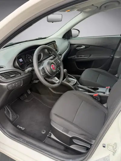 Fiat Tipo 1.5 Hybrid Cult 2024 — Berline hybride économe, 70 km seulement — Thumbnail 8