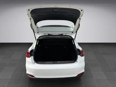 Fiat Tipo 1.5 Hybrid Cult 2024 — Berline hybride économe, 70 km seulement — Thumbnail 14