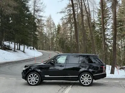 Land Rover Range Rover V8 Autobiography — 510 ch, luxe intégral, 53'000 km seulement — Außenansicht