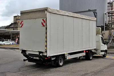 VW Crafter Sattelschlepper — Semi-remorque utilitaire diesel 164 ch, fonctionnel et prêt à l'emploi — tableau de bord