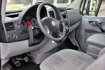 VW Crafter Sattelschlepper — Semi-remorque utilitaire diesel 164 ch, fonctionnel et prêt à l'emploi — Miniature 9