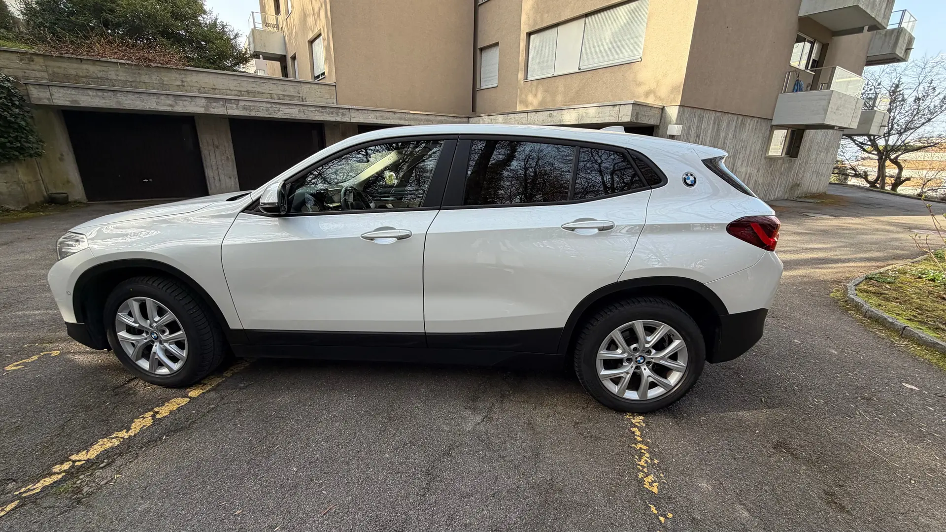 BMW X2 xDrive 18d Steptronic — SUV compact diesel, 110'000 km, sans sinistre — Außenansicht