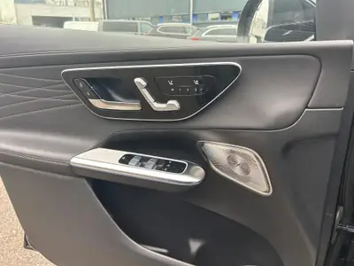 Mercedes-Benz GLC 450d 4Matic — SUV Premium diesel hybride, 6800 km seulement — Thumbnail 10