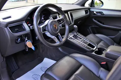 Porsche Macan S Diesel PDK — SUV Premium Suisse, Entretien Impeccable, Prêt à Partir — Miniatur 9