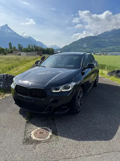 BMW X2 M35i Steptronic — Performance sportive et polyvalence urbaine — Seitenansicht