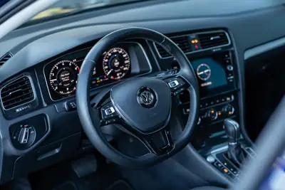 VW Golf 1.5 TSI R Line EVO Comfort — Compacte dynamique, 105'500 km, état impeccable — Thumbnail 14